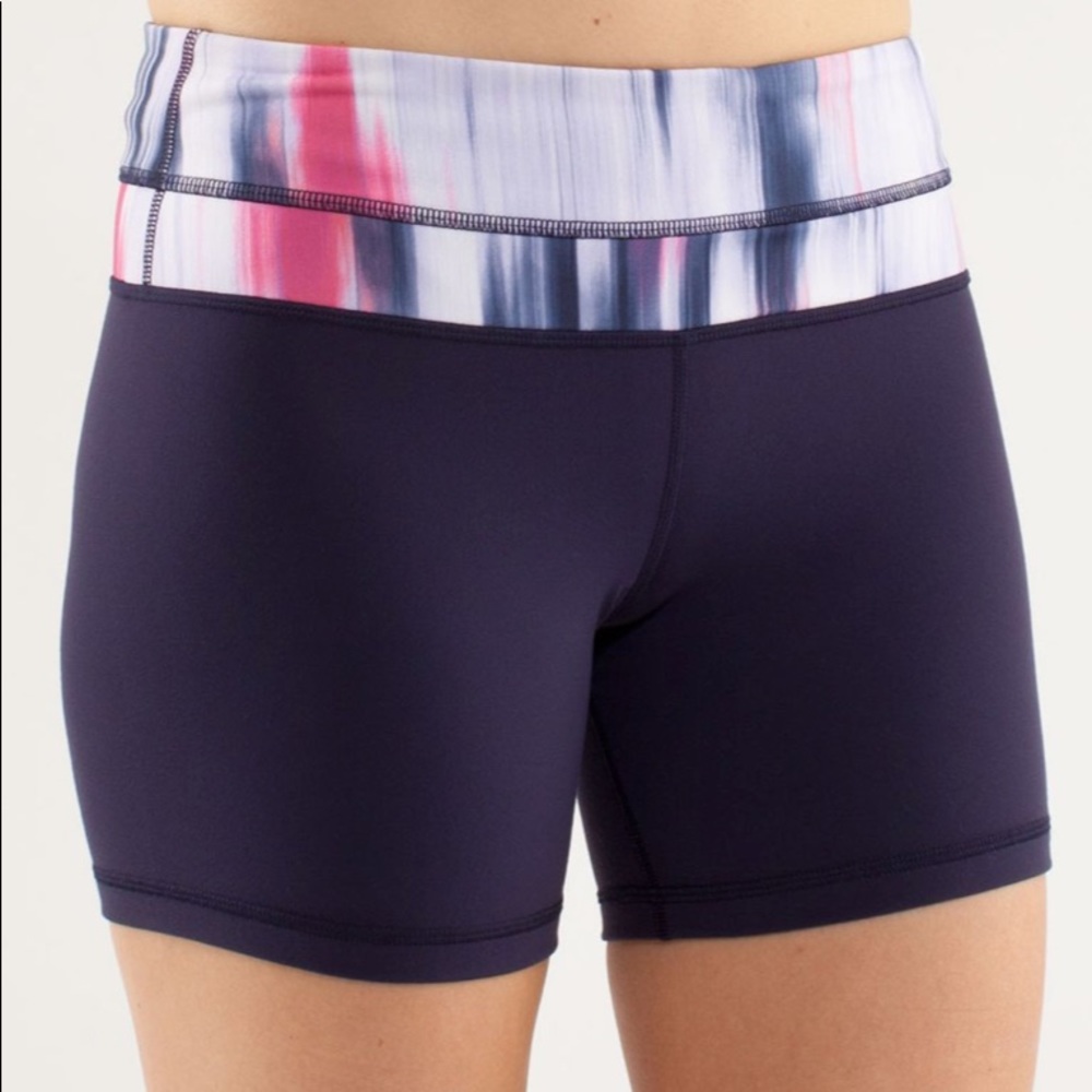 Lululemon Reverse Groove Short